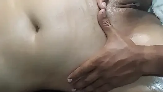 Komşumun sürtüğüne zengin masaj