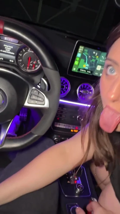 Обязательный для просмотра момент от "Трахнули на улице на его Mercedes - Luna Doll"