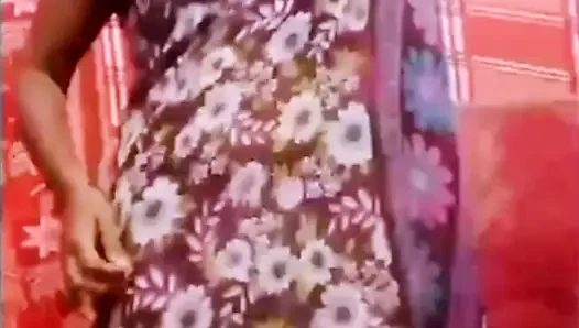 Hintli Hintli tamil evli kadın renu çıplak canlı görüşme şeker üvey baba göğüsleri amcık parmakla tokatlıyor göt sikiş ateşli ses!