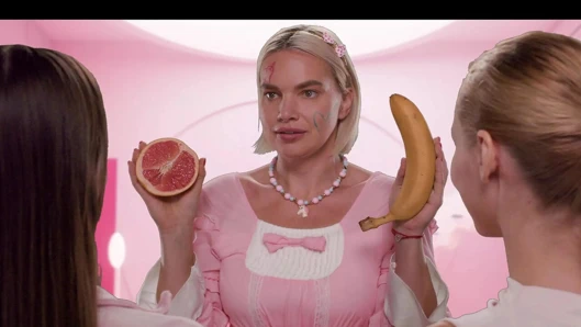 Barbie kızlarının ken'e ihtiyacı yok. Kendi yarakları var