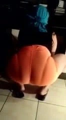 Onu kedi tarafından tut