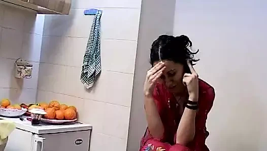 İtalyan inek, horozunun 8 numaradan zevk almasını istiyor