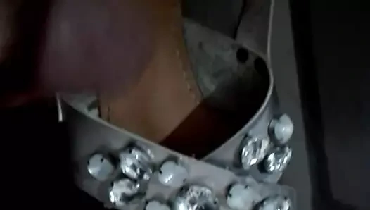 Cumming üzerinde onu favori sandalet