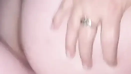 Döl sürtüğün yüzüne boşalıyor