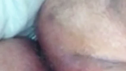 küçük vibratör ıslak amcık ve Cum