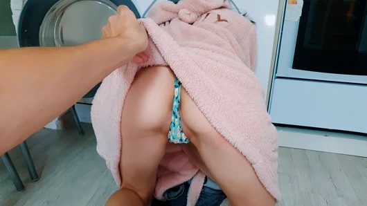 Üvey kardeşim çamaşır makinesine sıkışmadı