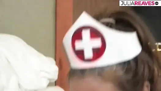 Azgın hemşire hastalara canavar yarak emiyor ve ağzına boşaltıyor