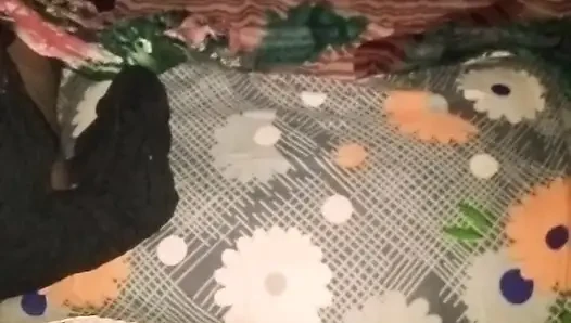 Desi bhabhi ki hard chudai chut se pani nikal diya