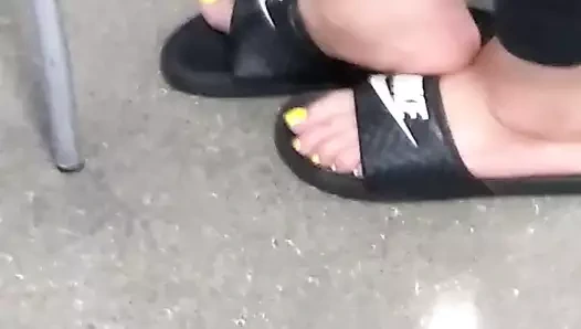 Uzun kırmızı parmaklar