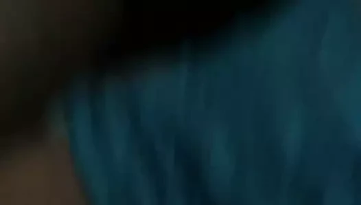 Yatakta korkak sürtük sabitleme ve beyinlerini dışarı vurma