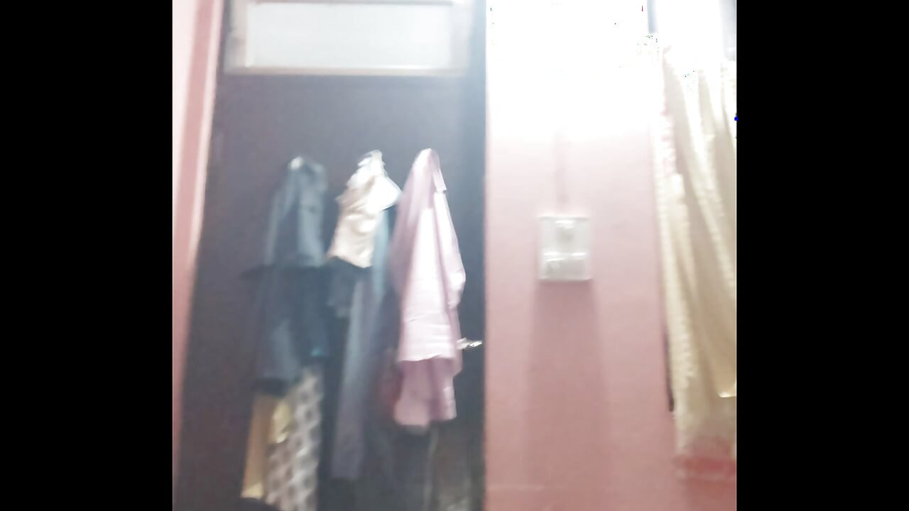 18 yaşındaki adam büyük memeli ateşli Hintli orta yaşlı seksi kadın sikişiyor 25.9m görüntüleme