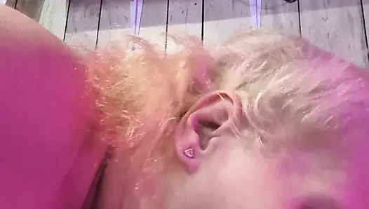 Asmr yüksek sesle amını domaltarak sikiyor