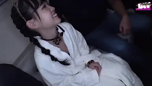 Urban Lift-off-hiç minyon bir güzelin tam kavramalı bir yolculukta kendini kaybettiğini gördün mü? Bölüm-4