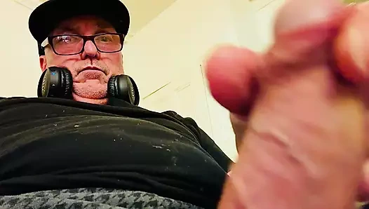 Baba yine mastürbasyon yapıyor