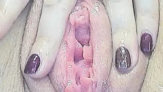 Pembe vibratör amcık orgazm fışkırtıyor