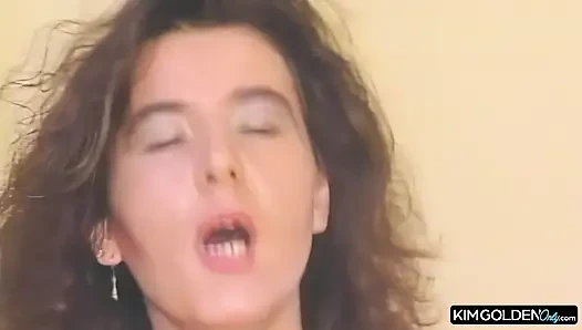 Heisser Sofa-Fick mit intensiver Penetration