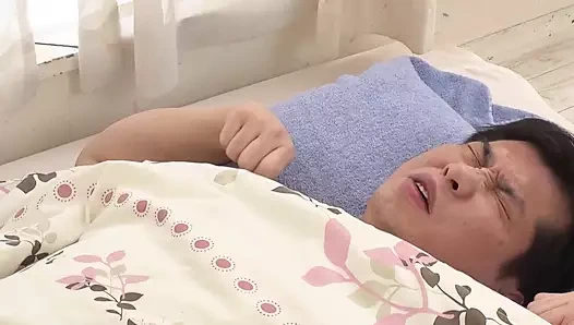 Asyalı japon pornosu – orospu sert bir sikiş için eğiliyor