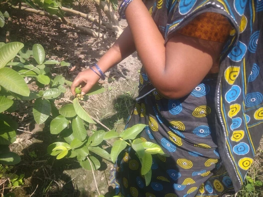 Индийская тамильская домохозяйка Приянка занимается сексом на улице