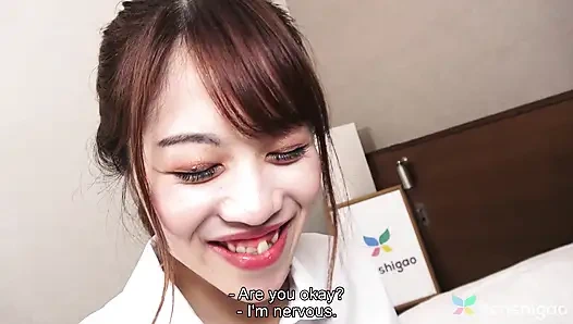 Ofis üniformalı Kana Mogami sikişmeden önce bizim için giyiniyor