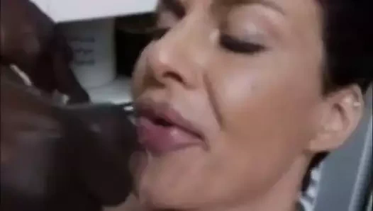 Siyah bulls üzerinde aldatmak eş bbc belle salope milf boşalmak