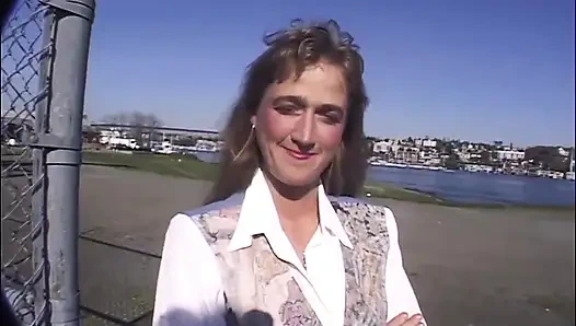 Kıllı azgın amatör ilk kez anal seks yapıyor Marcie