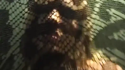 Parlak bir sarışınla erotik solo mastürbasyon klibi