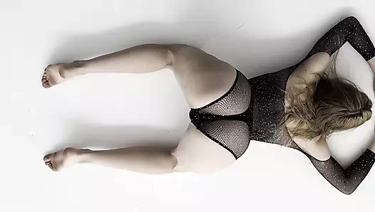 Dev tanrıça - ateşli vücuda tapıyor