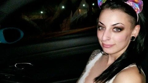 Benim velet üvey kızım her tarafıma işiyor