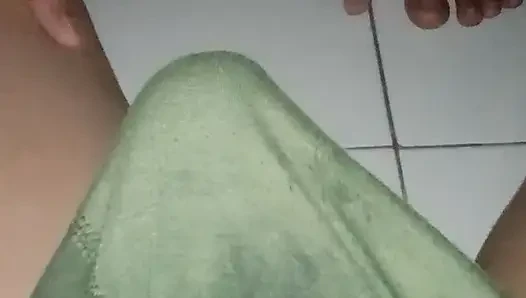 Üvey erkek kardeş ve üvey kız kardeş nişanlı