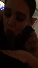 Onunla daha dün tanıştım şimdi o benim bbc'mi emiyor