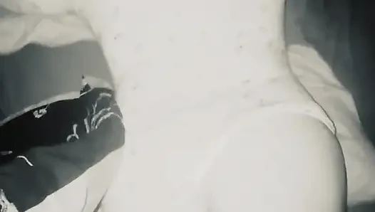 Kocamın arkadaşı beni tekrar sikiyor (sıkı beyaz amcıkta büyük zenci yarağı)