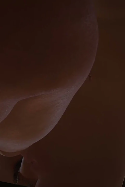 Gece yarısı masada ayakta anal sikiş