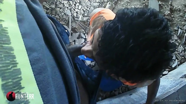 İşçiler öğle yemeği molasında