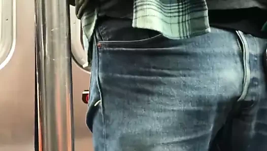 Metroda çok erkeksi işçi