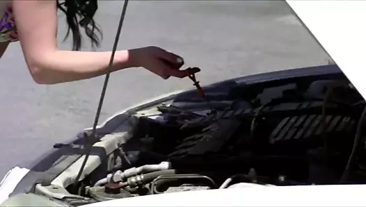 Veruca james başı belada olan bir adama yardım ediyor