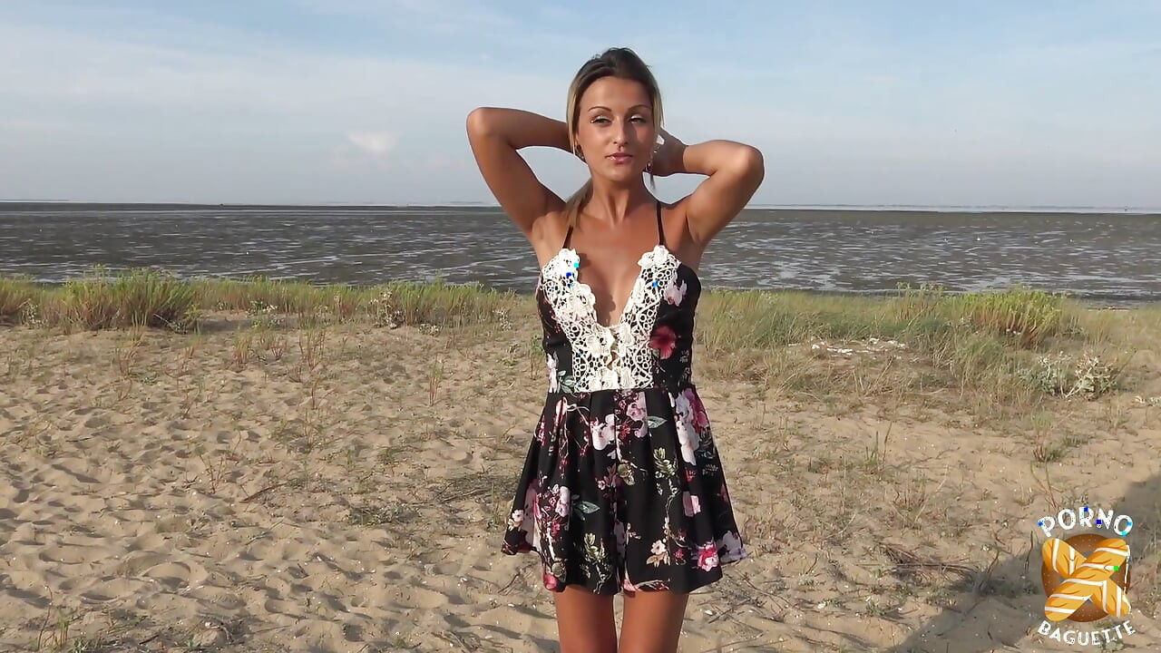 Lylou, büyük memeli güzel sarışın, ultra seksi bir adamla sikişiyor