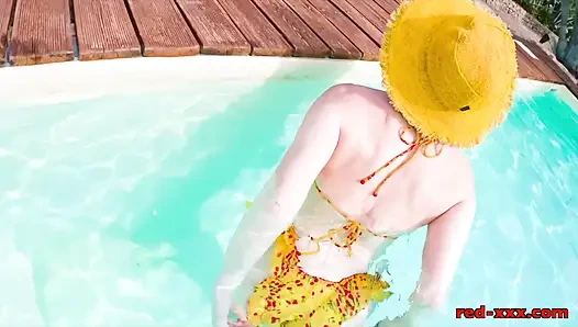 Red'in oral seksi ve havuzda dışarı çıkma