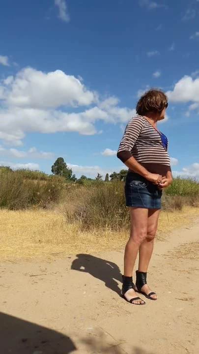 Kadın kılıklı laura sürtük