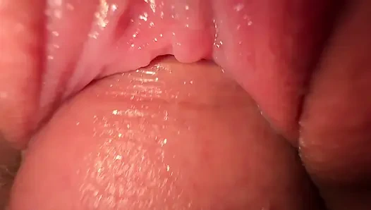 Üvey kız kardeşinin sıkı amını sikiyorum