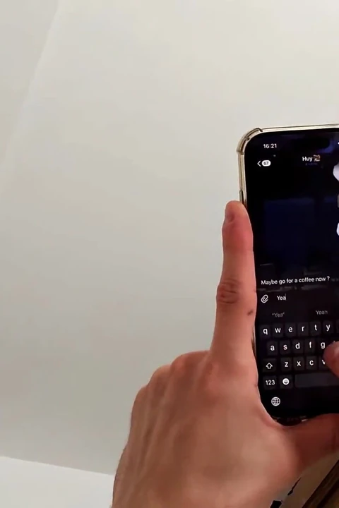Porno oyuncusu akşam yemeği randevusumuzdan sonra boğazımı ve pürüzsüz götümü parçalıyor