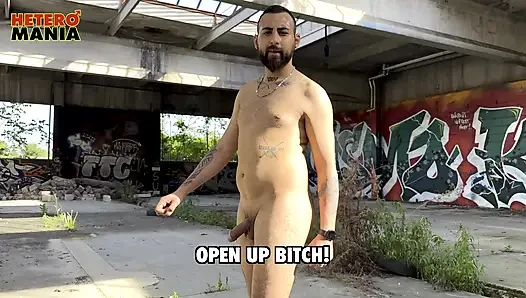 Arap maço karim iki kez boşalıyor ve edepsiz ve sürpriz bonus klip konuşuyor