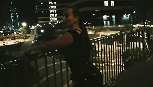 Üvey annem geceleri beni sikmek için evime geldi