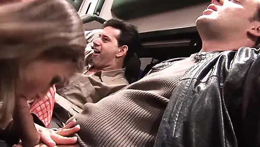 Şehvetli hemşireler iç çamaşırlı Rita ve Trina Michaels hemşireler ve ambulansın içindeki hastalar arasında sahne 1_anal grup seks partisi