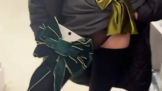 Dükkandaki seksi kız