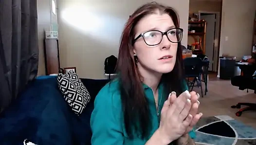 Kilise kızı ıslanıyor