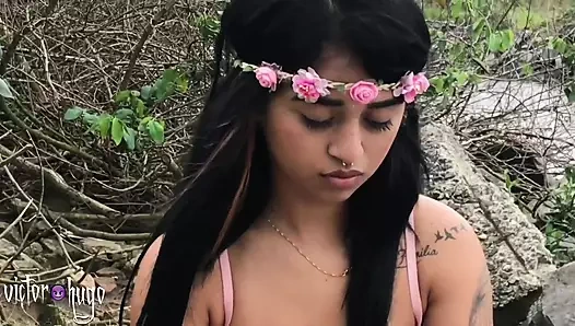 Bilinmeyen genç kızla ateşli seks