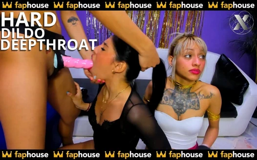 Bazı lezbiyen fahişeler için büyük bir dildoyla güçlü derin gırtlak sikişi seansı