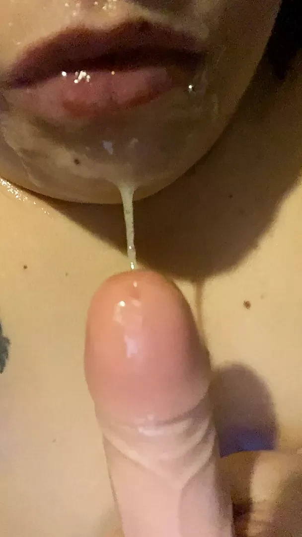 Мои губы обожают твой член