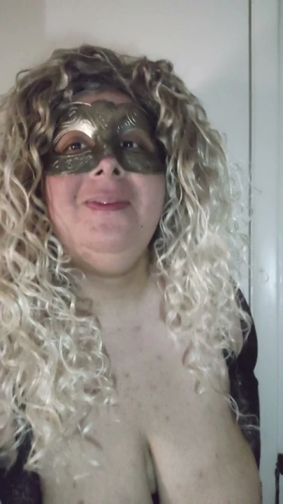 Kitty Rosario yarrak lolipop emiyor | Bölüm 2