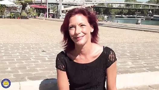 Sıska anne emmek ve sikme şanslı kel oğlan